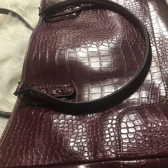 Handbag - Picture 2 of 16